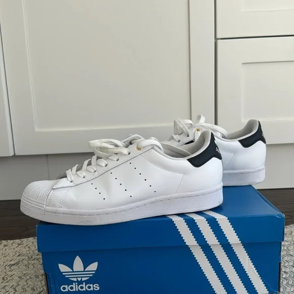 Adidas - Picture 2 of 3